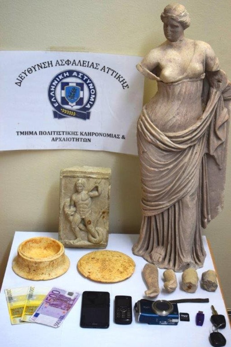 Αρχαιοκάπηλος ετοιμαζόταν να πουλήσει άγαλμα της Αφροδίτης και άλλα αντικείμενα για 350.000 ευρώ | iefimerida.gr 1
