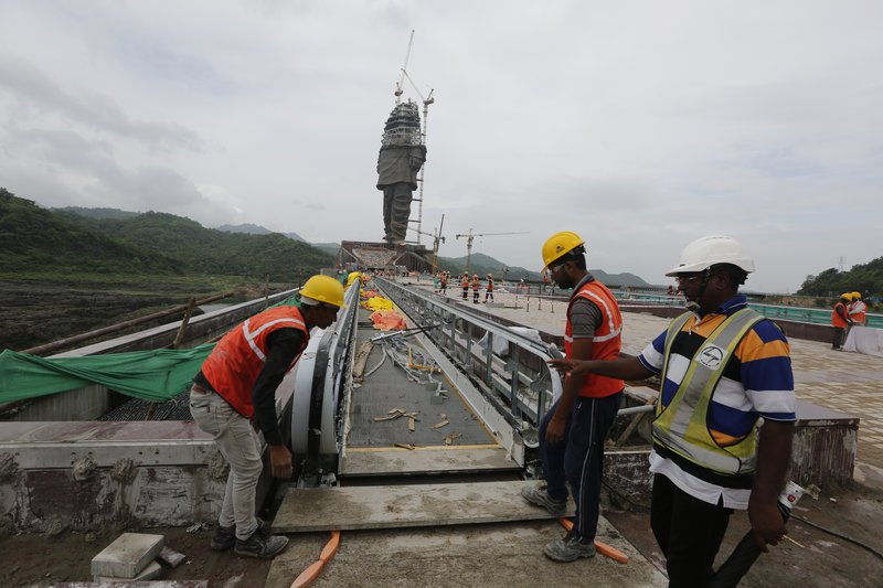 Το ψηλότερο άγαλμα στον κόσμο παίρνει μορφή -182 μ., κόστισε 430 εκατ. δολάρια [εικόνες & βίντεο] | iefimerida.gr 2