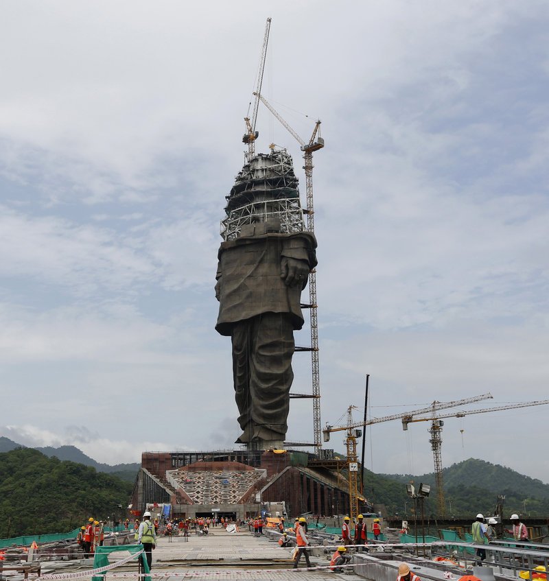 Το ψηλότερο άγαλμα στον κόσμο παίρνει μορφή -182 μ., κόστισε 430 εκατ. δολάρια [εικόνες & βίντεο] | iefimerida.gr 1
