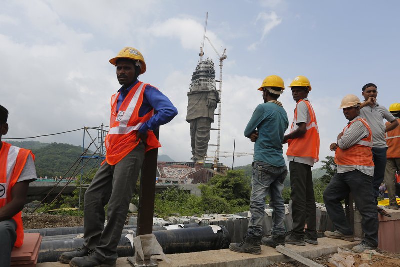 Το ψηλότερο άγαλμα στον κόσμο παίρνει μορφή -182 μ., κόστισε 430 εκατ. δολάρια [εικόνες & βίντεο] | iefimerida.gr 0