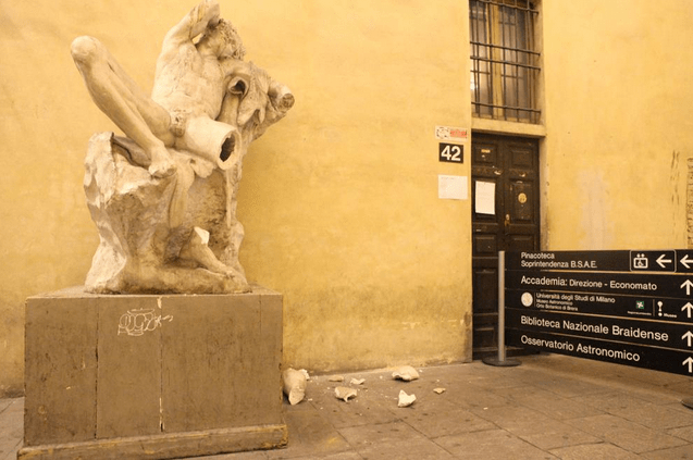 Οι selfies καταστρέφουν την τέχνη -Μαθητής έσπασε γλυπτό σε μουσείο προσπαθώντας να φωτογραφηθεί [εικόνες] | iefimerida.gr 4