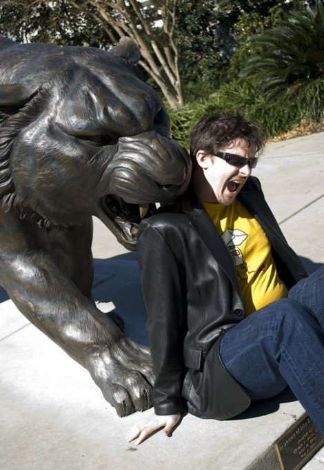 Η νέα μόδα που σαρώνει στο διαδίκτυο - Αγάλματα επιτίθενται σε... ανθρώπους [εικόνες] | iefimerida.gr 4