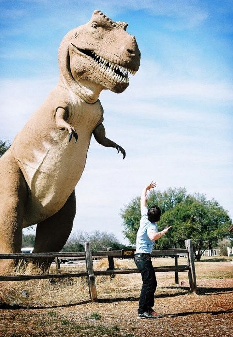 Η νέα μόδα που σαρώνει στο διαδίκτυο - Αγάλματα επιτίθενται σε... ανθρώπους [εικόνες] | iefimerida.gr 5