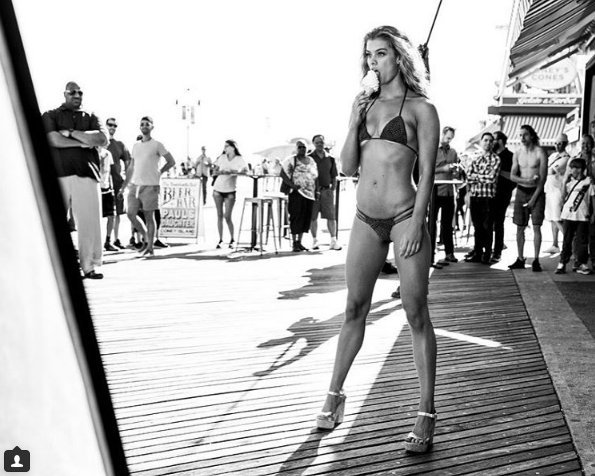 Φιλιά και αγκαλιές για τον Λεονάρντο Ντι Κάπριο και την Νίνα Αγκνταλ στην θάλασσα [εικόνες] | iefimerida.gr 2