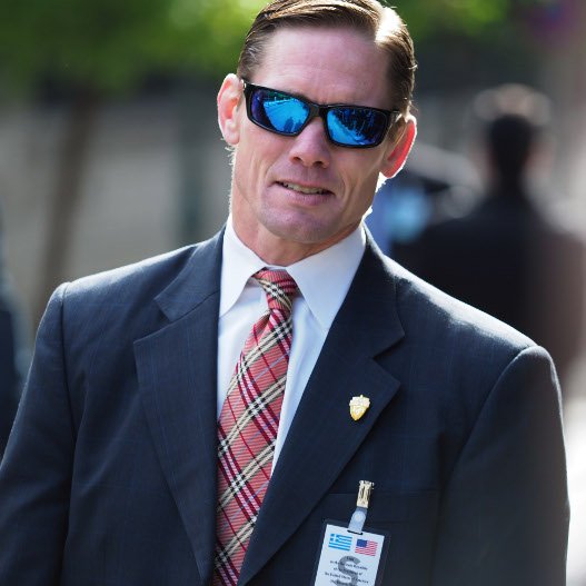 Επίσκεψη Ομπάμα: Πράκτορας βγαλμένος από το... Matrix [εικόνες] | iefimerida.gr 0