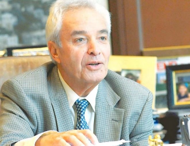 Ποιος είναι ο ομογενής Μάικ Αγγελιάδης που πήρε το «φιλέτο» στο Αφάντου Ρόδου -Ξεκίνησε τσαγκάρης στην Αμερική [εικόνες] | iefimerida.gr 5