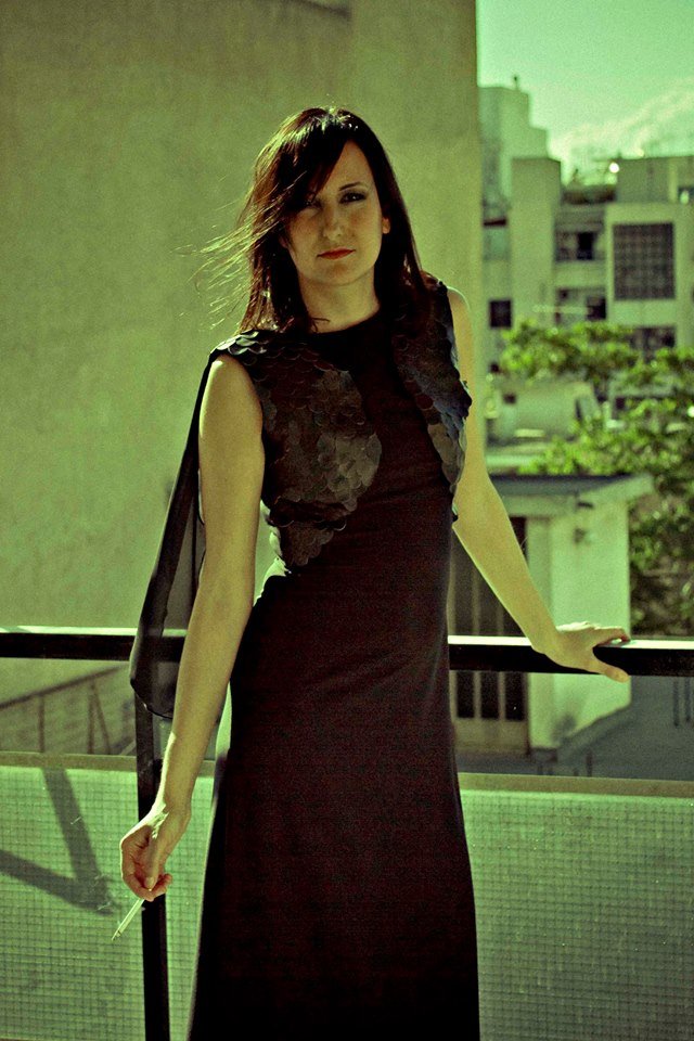 Η φάνκι διακοσμήτρια που ήθελε να γίνει σχεδιάστρια μόδας και τα κατάφερε -Οι δημιουργίες της απογειώνουν τη θηλυκότητα [εικόνες] | iefimerida.gr 9