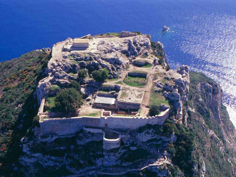 H Daily Mail εξηγεί γιατί πραγματικά αξίζει τον κόπο να πάει κανείς στην Κέρκυρα [εικόνες] | iefimerida.gr 7