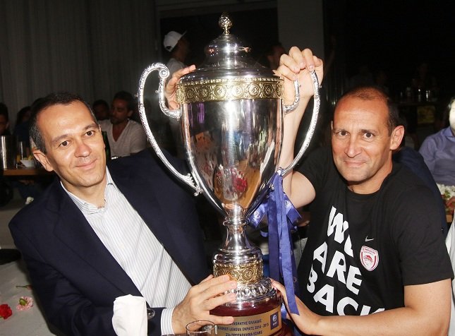 Εκλεψε την παράσταση ο Σπανούλης - Χόρεψε ζεϊμπέκικο και έβαλε φωτιά στην πίστα [εικόνες & βίντεο] | iefimerida.gr 0