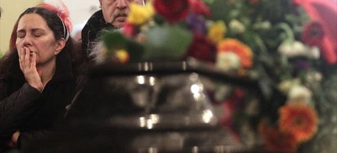 Ταξίδεψε για την αιωνιότητα με σκηνοθεσία της κόρης του Ελένης [εικόνες] | iefimerida.gr 1