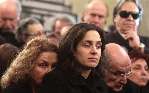 Ταξίδεψε για την αιωνιότητα με σκηνοθεσία της κόρης του Ελένης [εικόνες] | iefimerida.gr 3