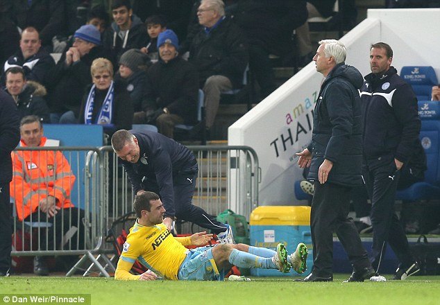 Προπονητής «βούτηξε» από το λαιμό αντίπαλο παίκτη στην Αγγλία [εικόνες] | iefimerida.gr 1