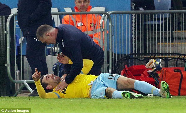 Προπονητής «βούτηξε» από το λαιμό αντίπαλο παίκτη στην Αγγλία [εικόνες] | iefimerida.gr 2