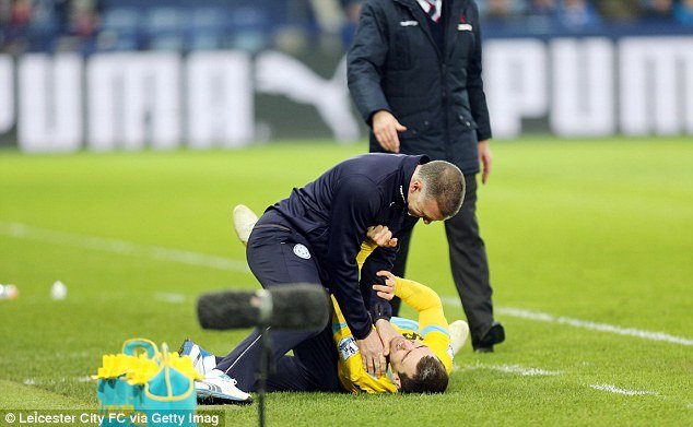 Προπονητής «βούτηξε» από το λαιμό αντίπαλο παίκτη στην Αγγλία [εικόνες] | iefimerida.gr 3