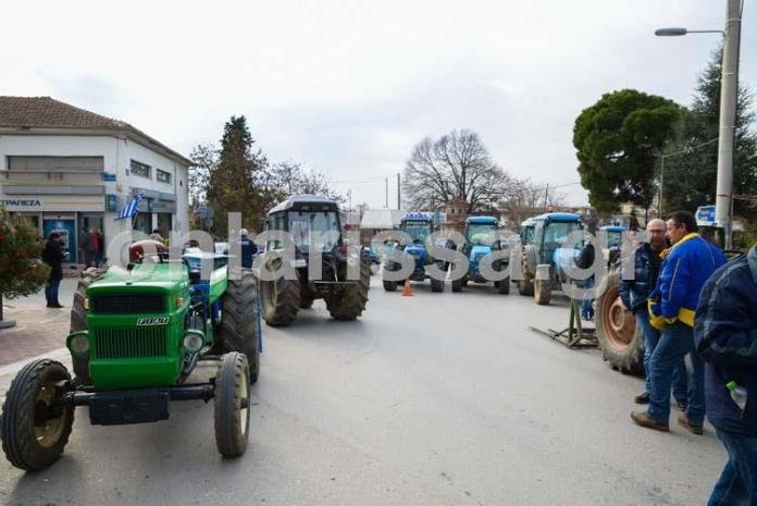 Ετοιμοι για μπλόκα οι Λαρισαίοι αγρότες [εικόνες] | iefimerida.gr 1