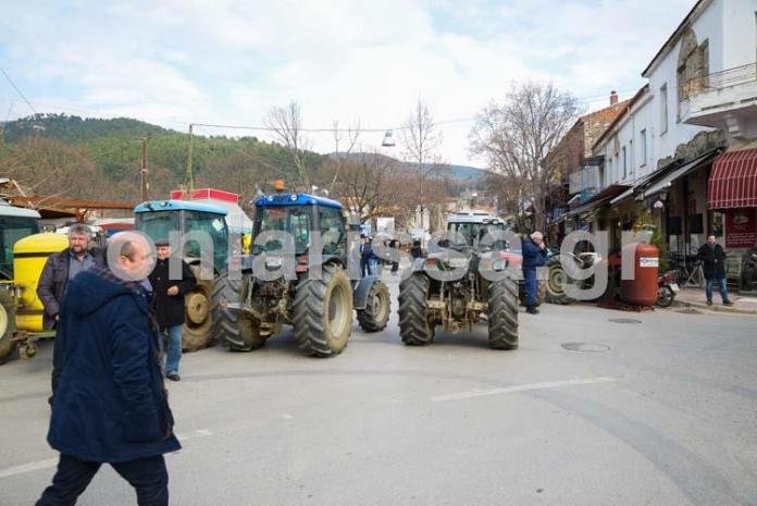 Ετοιμοι για μπλόκα οι Λαρισαίοι αγρότες [εικόνες] | iefimerida.gr 2