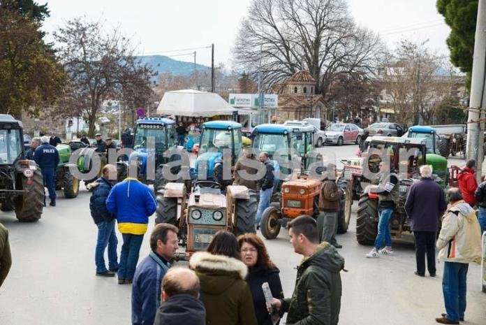 Ετοιμοι για μπλόκα οι Λαρισαίοι αγρότες [εικόνες] | iefimerida.gr 0