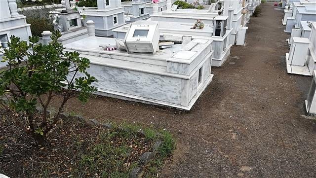 Τρίπολη: Ανεμοστρόβιλος κατέστρεψε μνήματα στο νεκροταφείο Αγίας Τριάδας [εικόνες] | iefimerida.gr 2