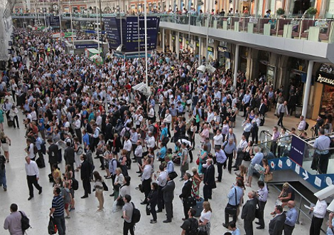 Ο πρωτότυπος τρόπος με τον οποίο έψαξε για δουλειά νεαρός και κέρδισε τις εντυπώσεις -Διαφήμισε μόνος του τον εαυτό του στο μετρό [εικόνες] | iefimerida.gr 1