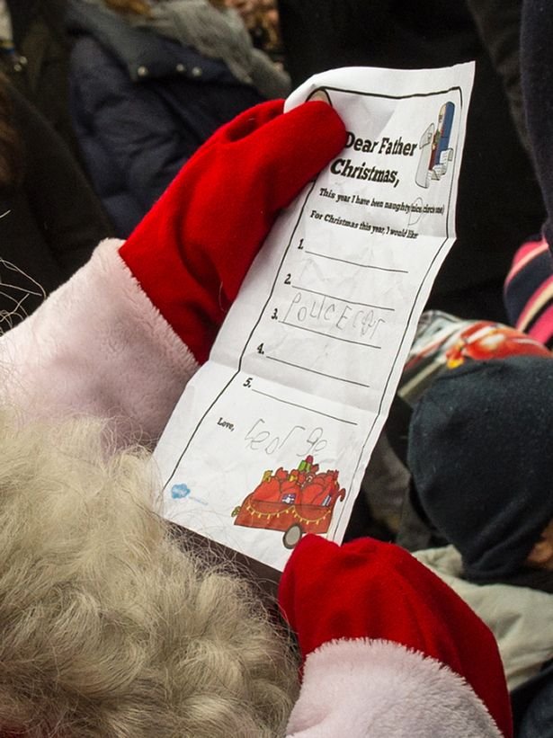 Το γράμμα του πρίγκιπα Τζορτζ στον Αγιο Βασίλη -«Ημουν καλό παιδί φέτος...» [εικόνες] | iefimerida.gr 0