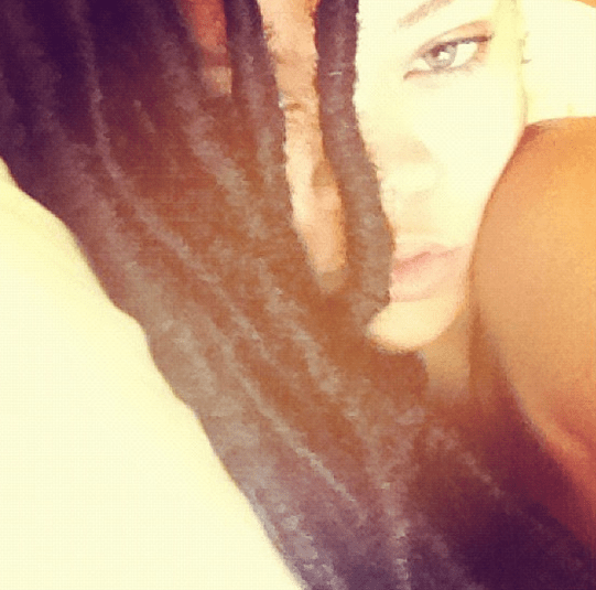 Γι'αυτό η Rihanna είναι η «βασίλισσα» των selfies -Οι πιο τρελές πόζες της μπροστά στο δικό της φακό [εικόνες] | iefimerida.gr 9