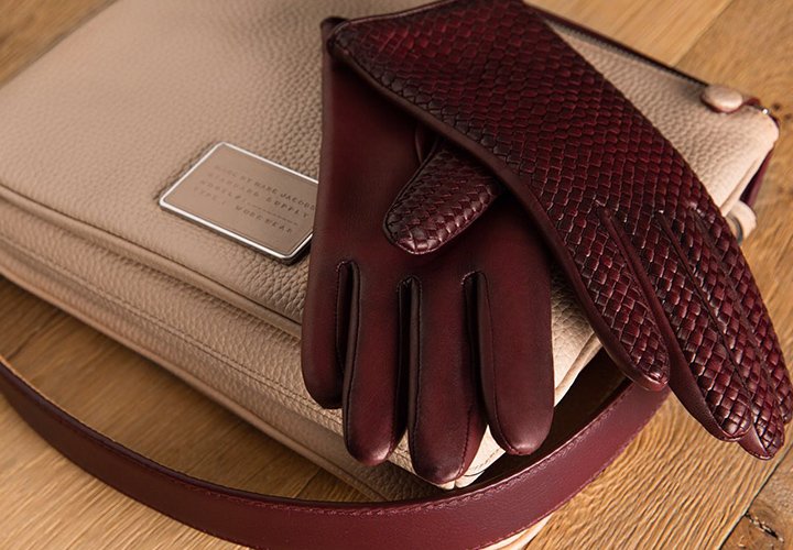 Τα γάντια της Μελάνια Τραμπ έγιναν στη Γαλλία -Τα «άκουσε» η επιχείρηση [εικόνες] | iefimerida.gr 5