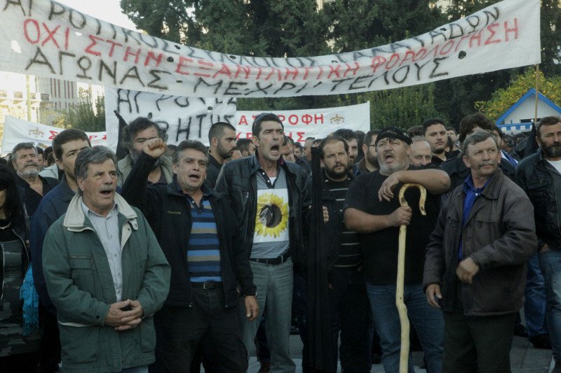 Πάνω από 3.500 χιλιάδες οι αγρότες στο Σύνταγμα [εικόνες] | iefimerida.gr 1