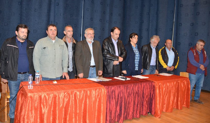 Στο δρόμο ξανά οι αγρότες- Απειλούν με μπλόκα στην Εθνική τα Χριστούγεννα [εικόνες] | iefimerida.gr 3