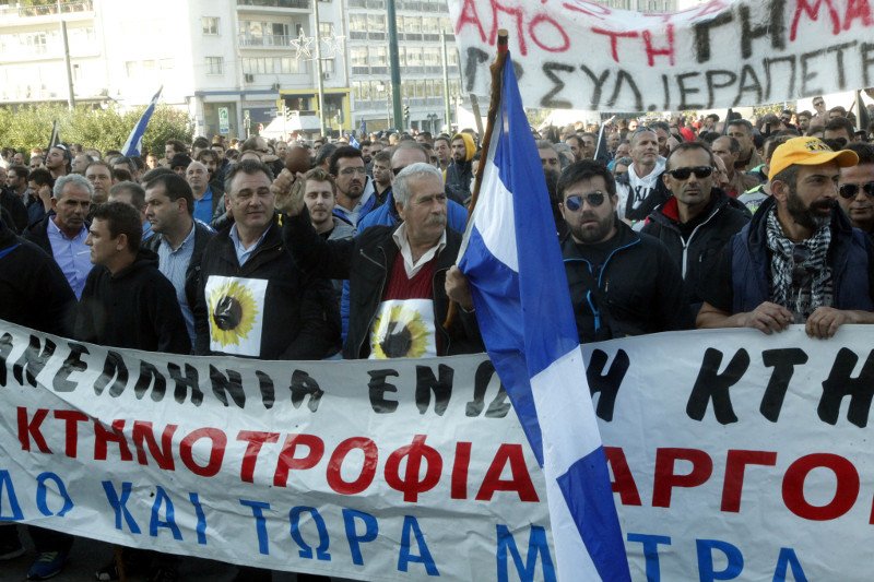 Πάνω από 3.500 χιλιάδες οι αγρότες στο Σύνταγμα [εικόνες] | iefimerida.gr 3