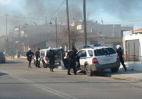 Αγρια συμπλοκή ρομά με κατοίκους του Αιτωλικού-Επί τόπου σε χρόνο ρεκόρ και ο Μπαρμπαρούσης | iefimerida.gr 3