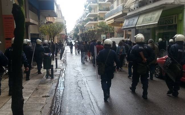 Επεισόδια και βανδαλισμοί στην επέτειο μνήμης του Γρηγορόπουλου | iefimerida.gr 9