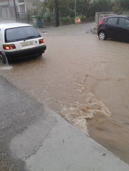 Δήμαρχος Αγρινίου: Δεν έχουμε ξαναζήσει κάτι ανάλογο -Υποδομές θαμμένες κάτω από τη λάσπη [εικόνες & βίντεο] | iefimerida.gr 1