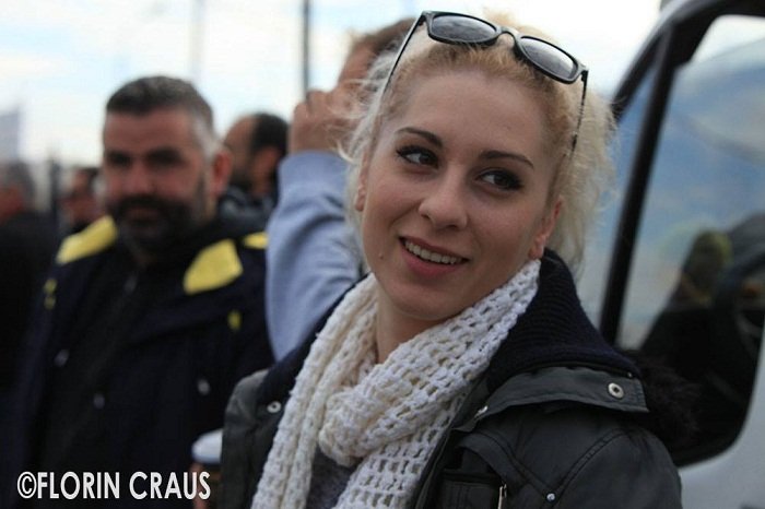 Η ξανθιά αγρότισσα της Κορίνθου που θέλει να συναντήσει τον Τσίπρα [εικόνες] | iefimerida.gr 0