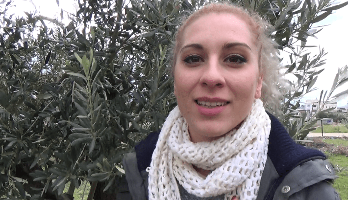 Η ξανθιά αγρότισσα της Κορίνθου που θέλει να συναντήσει τον Τσίπρα [εικόνες] | iefimerida.gr 3