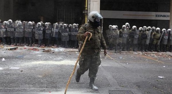 Οι αγρότες «έσπασαν» το twitter -«Εφυγαν ρε, να βγω;» [εικόνες] | iefimerida.gr 3