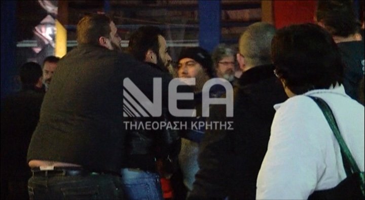 Αγρότες της Κρήτης εγκλώβισαν και προπηλάκισαν Σταθάκη, Ξανθό και Χαρίτση - «Προδότες» φώναζαν [εικόνες&βίντεο] | iefimerida.gr 1