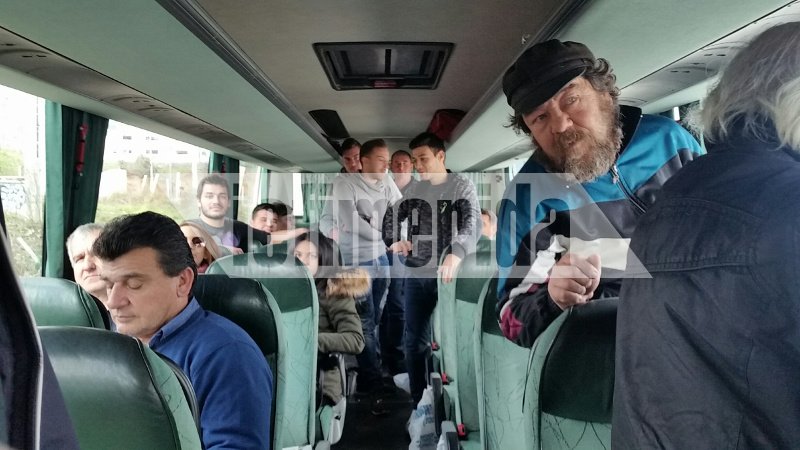 Πάνω από 5.000 αγρότες μπροστά από τη Βουλή -Ολοκληρώθηκε η πορεία [εικόνες] | iefimerida.gr 2