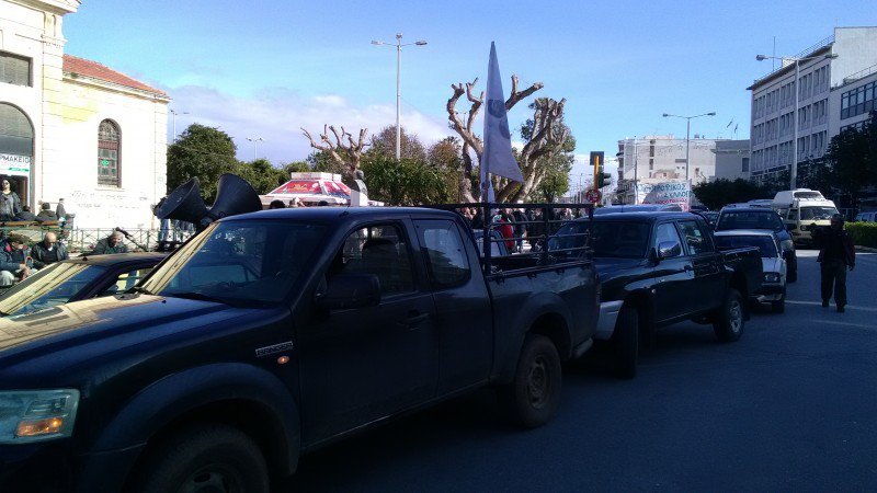 Στους δρόμους οι αγρότες και στα Χανιά [εικόνες] | iefimerida.gr 1