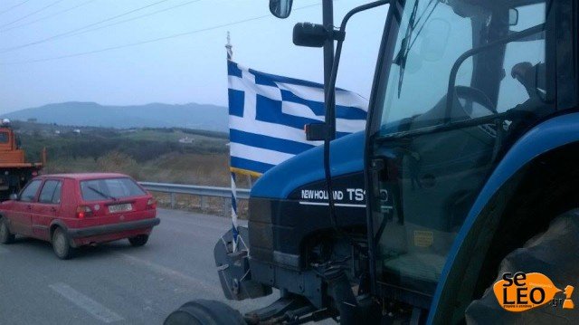 Στην Εγνατία τα τρακτέρ - Αγρότες από τις Σέρρες [εικόνες] | iefimerida.gr 0