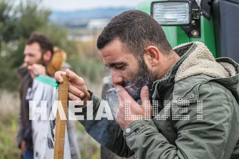 Αγρότες με... στιλ στα μπλόκα της Ηλείας [εικόνες] | iefimerida.gr 2