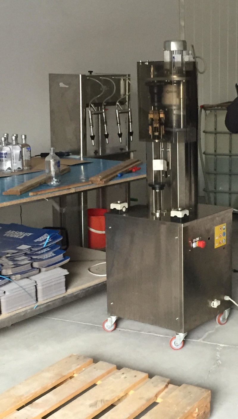 Στη φάκα του ΣΔΟΕ μεγάλες ποσότητες καπνού και ποτά μπόμπες [λίστα & εικόνες]  | iefimerida.gr 3