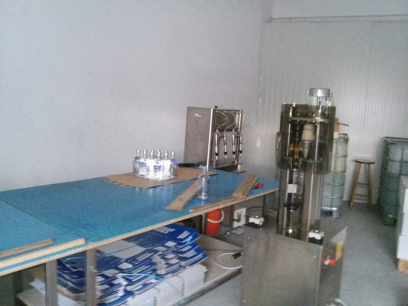 Στη φάκα του ΣΔΟΕ μεγάλες ποσότητες καπνού και ποτά μπόμπες [λίστα & εικόνες]  | iefimerida.gr 4