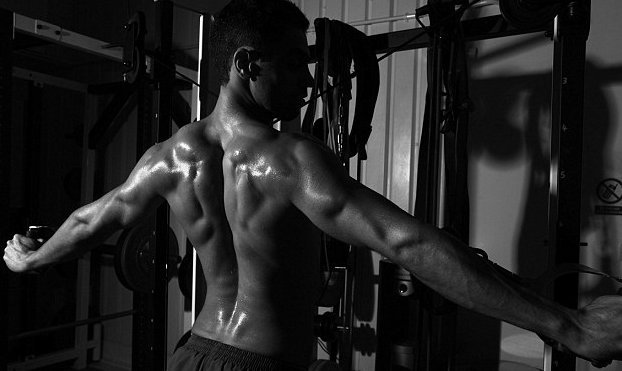 Ο οικονομολόγος που έγινε «φέτες» σε 12 εβδομάδες –Δείτε πώς [εικόνες] | iefimerida.gr 2