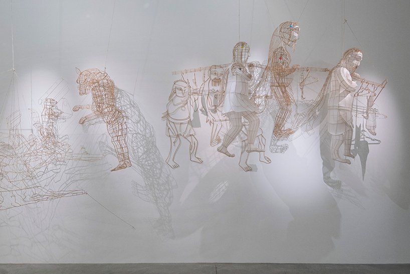 Ο Αϊ Γουέι Γουέι φτιάχνει μονοπάτια με πέτρες από το λιμάνι της Μασσαλίας [εικόνες]  | iefimerida.gr 4