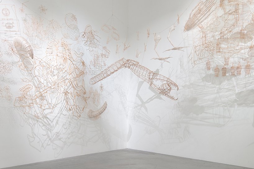 Ο Αϊ Γουέι Γουέι φτιάχνει μονοπάτια με πέτρες από το λιμάνι της Μασσαλίας [εικόνες]  | iefimerida.gr 5