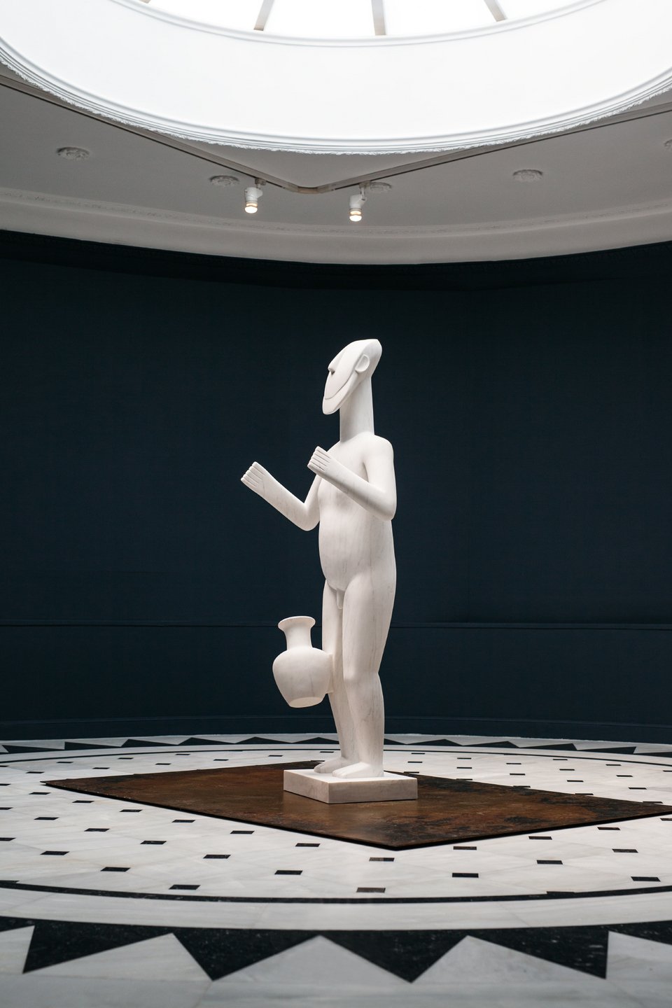 O Ai Wei Wei εκθέτει στο Κυκλαδικό: Από δακρυγόνα, μέχρι αγάλματα και φέρετρα[εικόνες] | iefimerida.gr 0