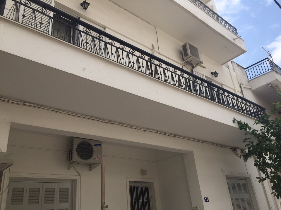 Τραγωδία στο Αιγάλεω -Μία 52χρονη έπεσε στο κενό από τον 3ο όροφο | iefimerida.gr 0