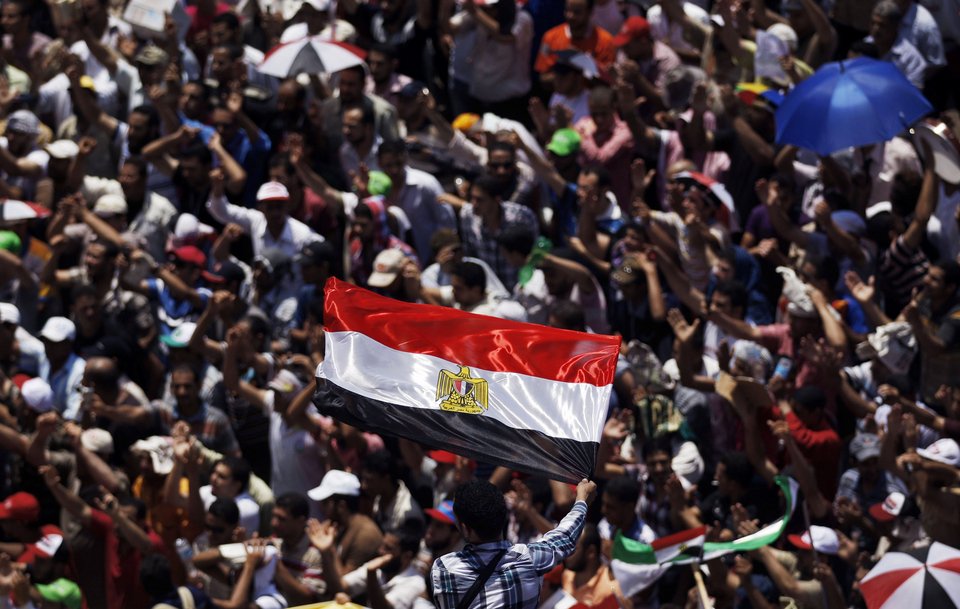Πανηγυρισμοί στο Κάιρο για τη νίκη του Μοχάμεντ Μόρσι [εικόνες] | iefimerida.gr 0