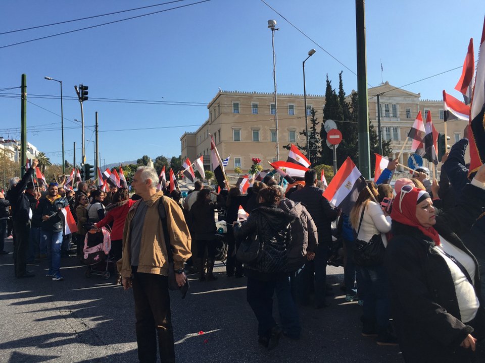 Γέμισε με Αιγύπτιους το Σύνταγμα -Ετρεξαν να δουν τον πρόεδρό τους [εικόνες] | iefimerida.gr 2