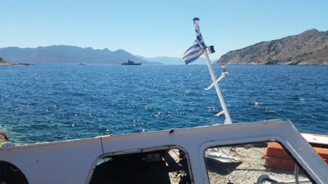 Συντρίμμια στο λιμάνι της Πέρδικας -Ο,τι απέμεινε από το τουριστικό σκάφος μετά τη σύγκρουση με το ταχύπλοο [εικόνες]  | iefimerida.gr 1